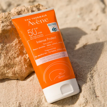 Eau Thermale Avène Intense Protect SPF50+ Ultra Water Resistant Fluid 150ml | apothecary.rs