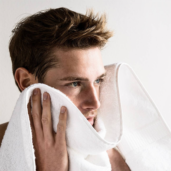 L'Oréal Men Expert Hydra Energy gel za brijanje za osetljivu kožu lica 200ml (Sensitive) | apothecary.rs