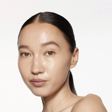 Shiseido RevitalEssence Skin Glow Foundation SPF30 (N°310 Silk) 30ml | apothecary.rs