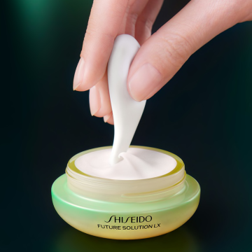 Shiseido Future Solution LX Legendary Enmei Ultimate Brilliance Eye Cream 15ml | apothecary.rs
