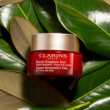 Clarins Super Restorative Skincare Collection | apothecary.rs