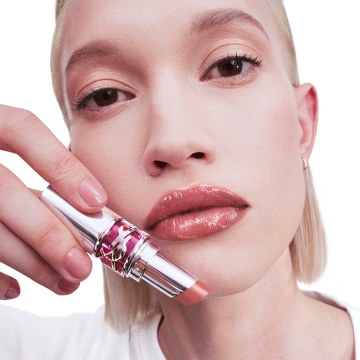 YSL Yves Saint Laurent Candy Glaze (N°15 Showcasing Nude) Lip Gloss Stick 3.2g | apothecary.rs