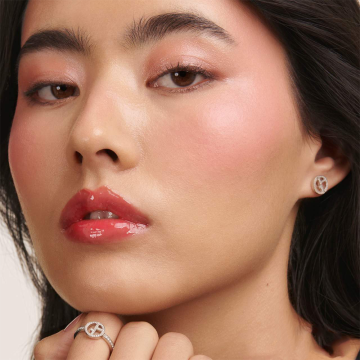 Giorgio Armani Prisma Glass Hydrating Lip Gloss (N°04 Cherry Glaze) 3.5ml | apothecary.rs