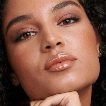 Giorgio Armani Prisma Glass Hydrating Lip Gloss (N°03 Honey Gleam) 3.5ml | apothecary.rs