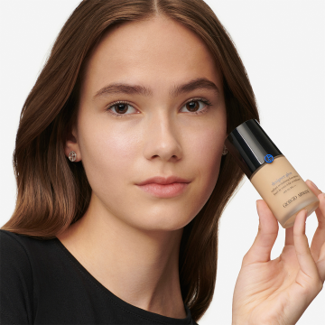 Giorgio Armani Designer Radiant Revitalizing Foundation (N°4) 30ml | apothecary.rs