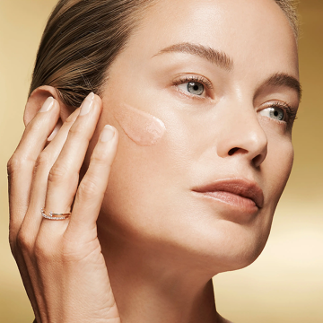 Estée Lauder Re-Nutriv Ultimate Diamond Transformative Brilliance Serum (Refill / Dopuna) 30ml | apothecary.rs