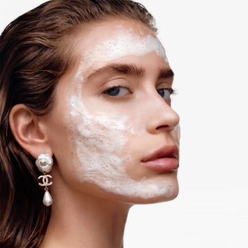 Chanel La Mousse Anti-Pollution Cleansing Cream-To-Foam 150ml | apothecary.rs