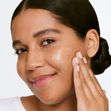 Clinique Moisture Surge™ Sheertint Hydrator SPF25 (N°3 Light Medium) 40ml | apothecary.rs