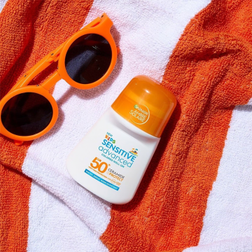 Garnier Ambre Solaire Sensitive Advanced Kids SPF50+ Colored Roll-on 50ml | apothecary.rs
