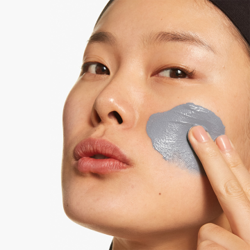 Clinique All About Clean™ 2-in-1 Charcoal Face Mask + Scrub 100ml | apothecary.rs