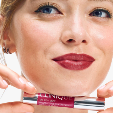 Clinique Chubby Stick™ Moisturizing Lip Color Balm (Super Strawberry) 3g | apothecary.rs