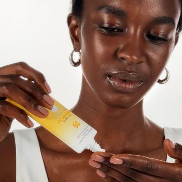 Clinique UV Solutions Mattifying SPF50 Sunscreen 40ml | apothecary.rs