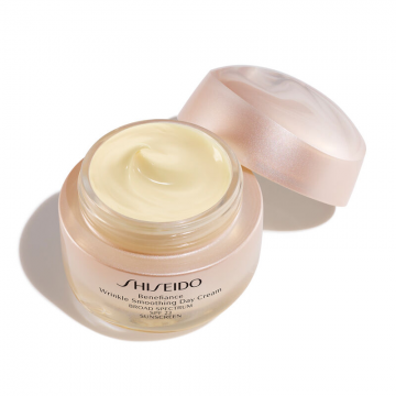 Shiseido Benefiance Wrinkle Smoothing Day Cream 50ml | apothecary.rs