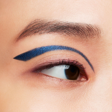 Shiseido Pop PowderGel Eye Shadow (17 Zaa-Zaa Navy) 2.2g | apothecary.rs