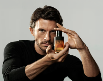 Jonathan Bailey postaje novo lice Giorgio Armani Beauty mirisa